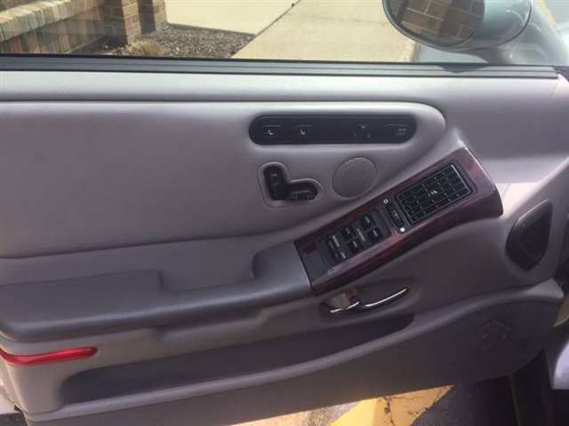 1999 Oldsmobile Aurora 4dr Sedan